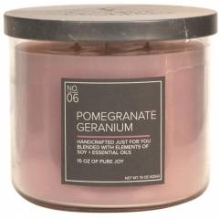 Свеча Village Candle Гранат и герань (время горения до 50ч) Свеча Village Candle Гранат и герань (время горения до 50ч)
